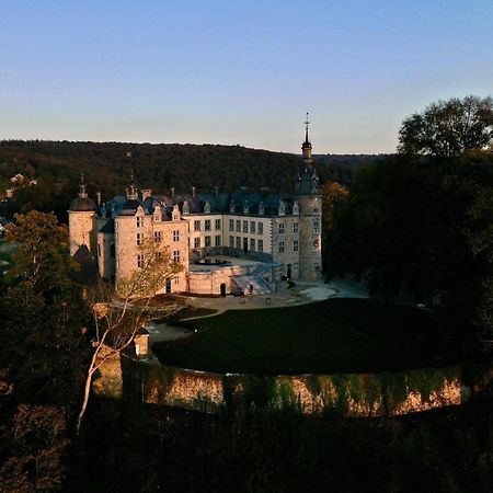 Le Chateau De Mirwart エクステリア 写真